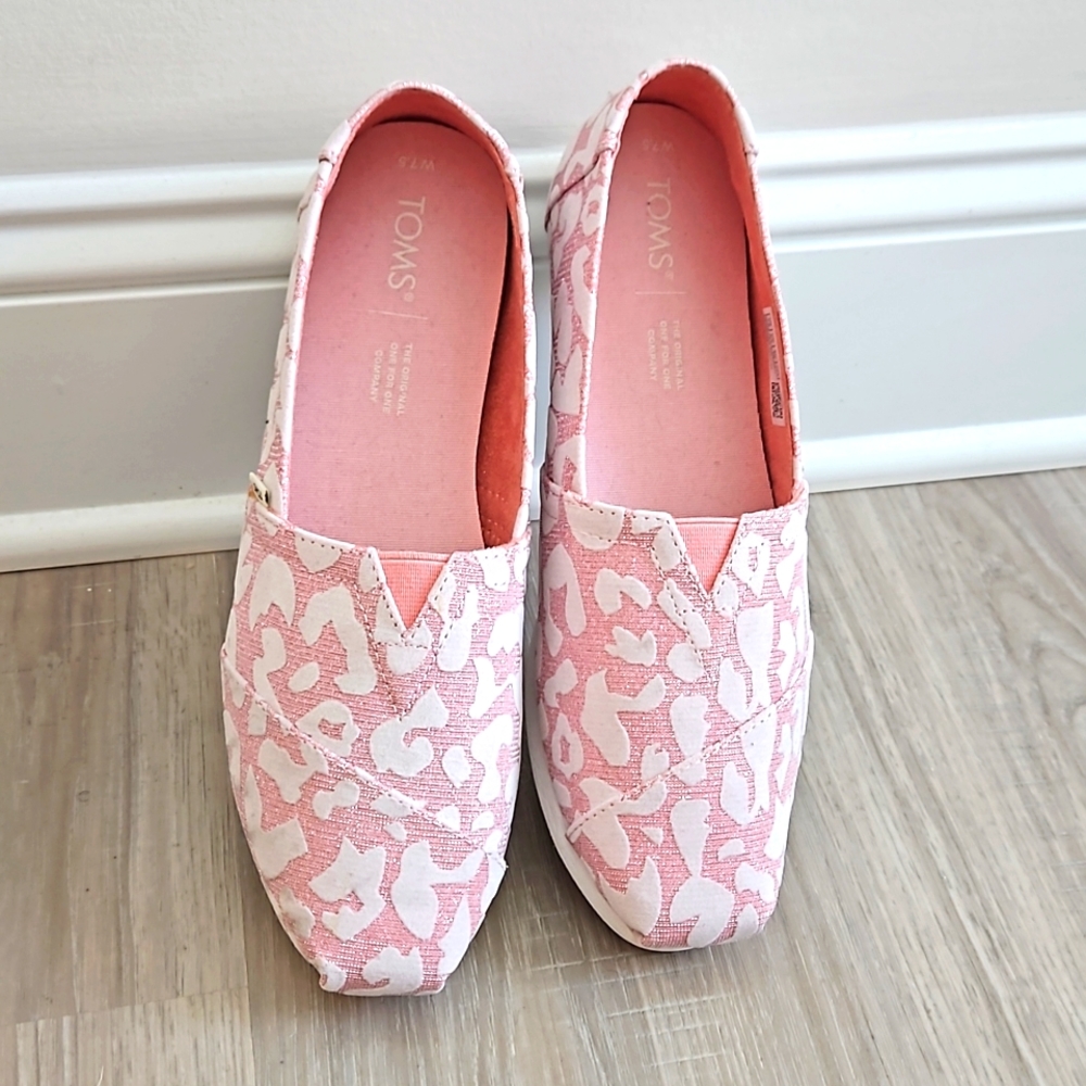 TOMS